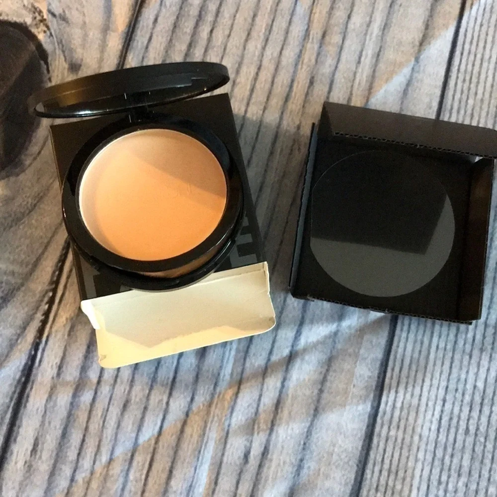 ✅8x Host Pick✅ Focallure Pressed Face Powder, #2